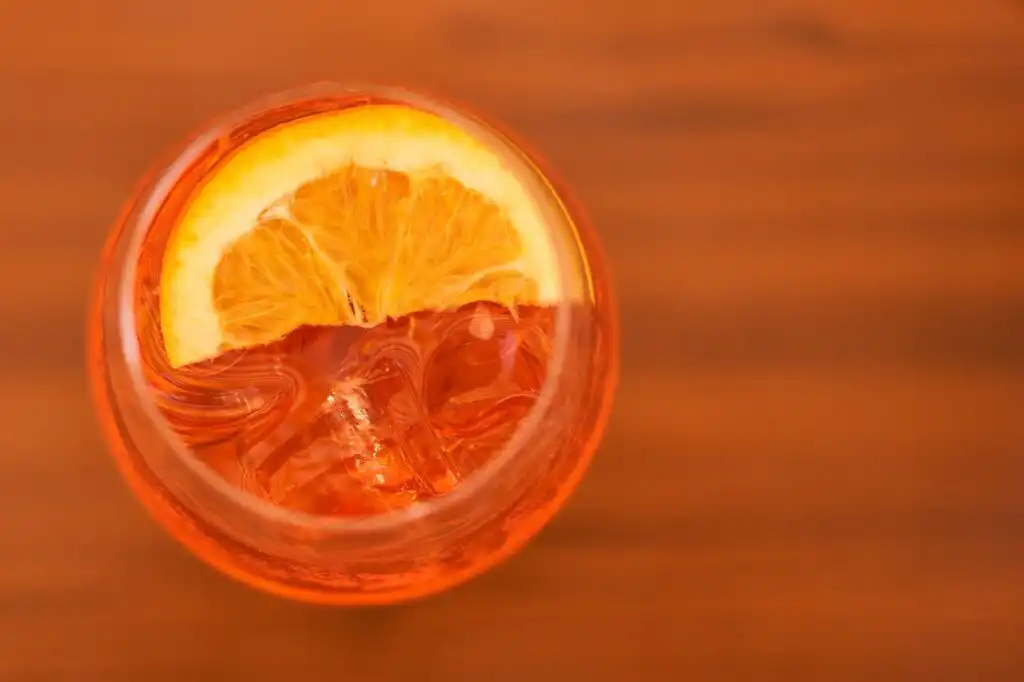 hystory of the spritz -glass